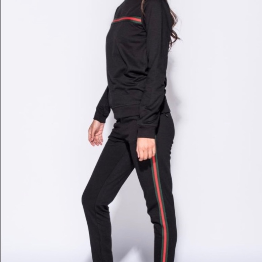 Lounge Set - Picture 2 of 4